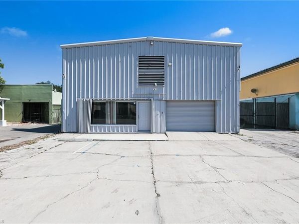 1911 Dana DR, FORT MYERS, FL 33907