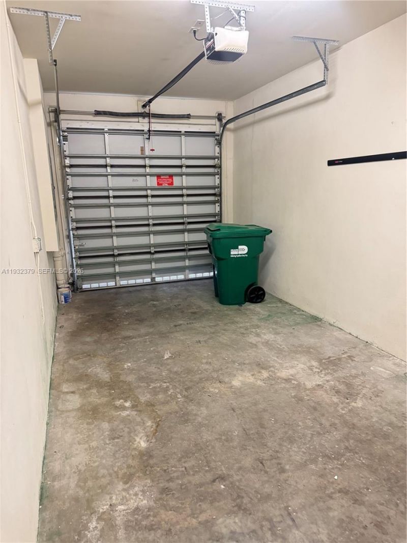 10550 NW 65th Ln, Doral, FL 33178 Photo