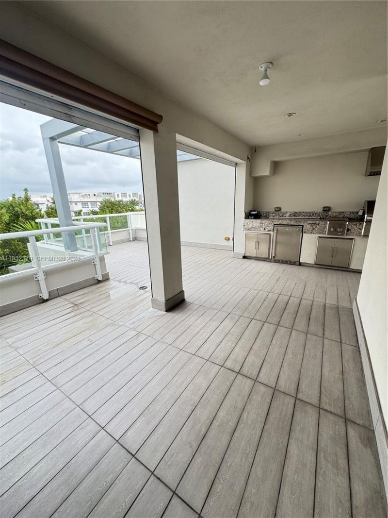 10550 NW 65th Ln, Doral, FL 33178 Photo