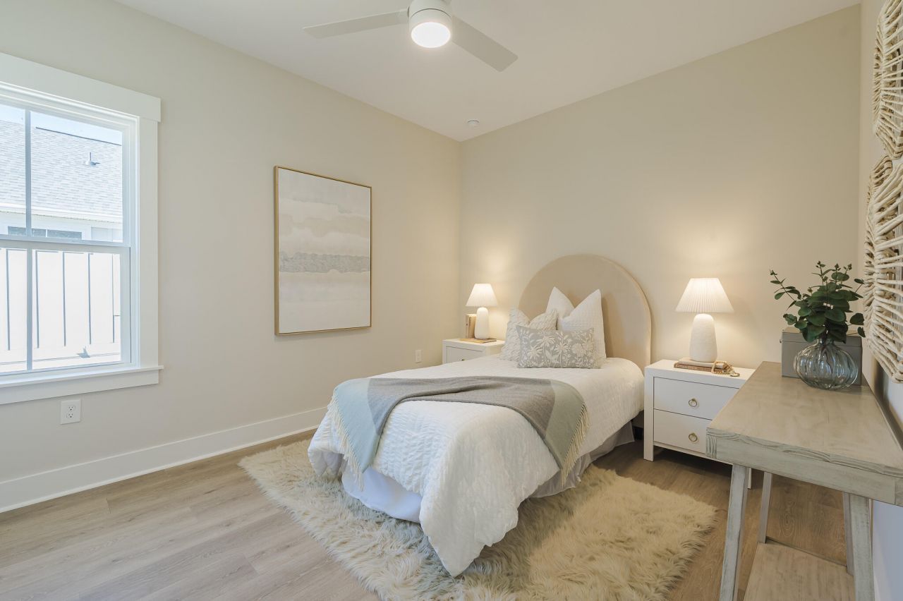 1370 Lucinda Street Photo 24