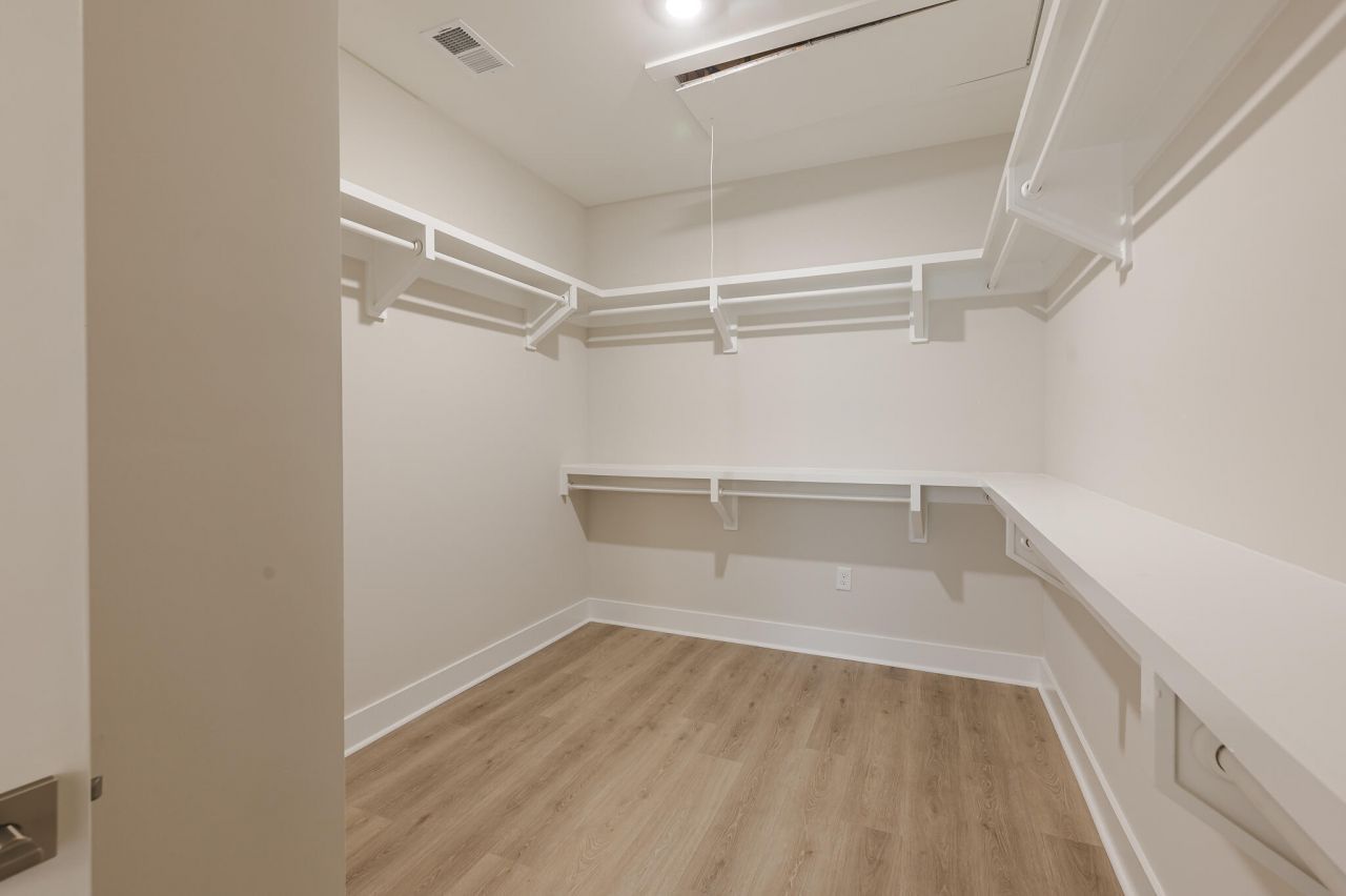 1370 Lucinda Street Photo 31