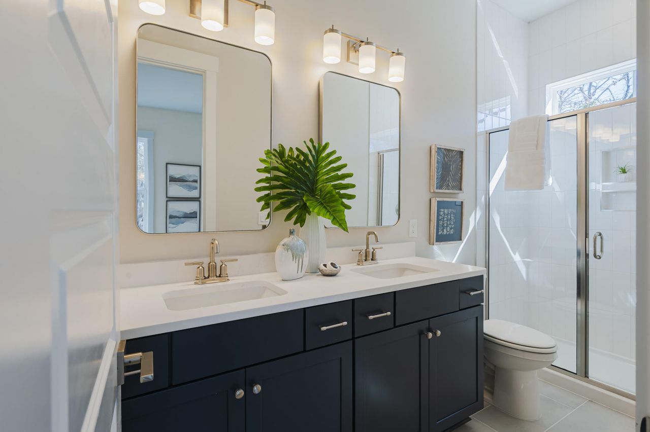 1370 Lucinda Street Photo 5