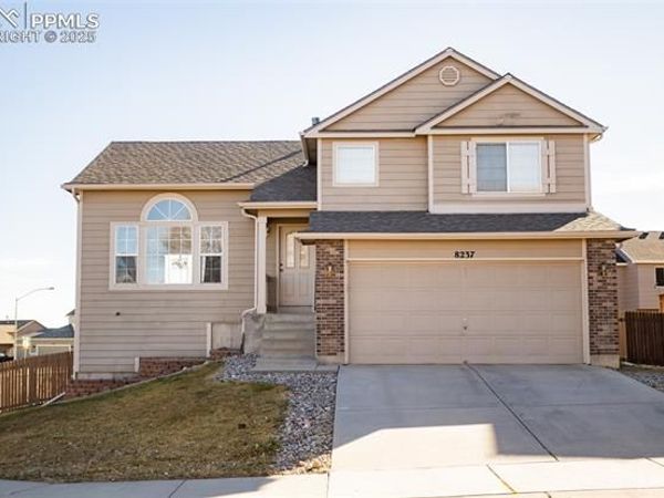 8237 Parkglen Drive, Fountain, CO 80817