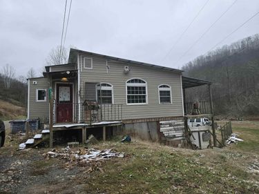 5368 Sand Fork Road, Linn, WV 26384