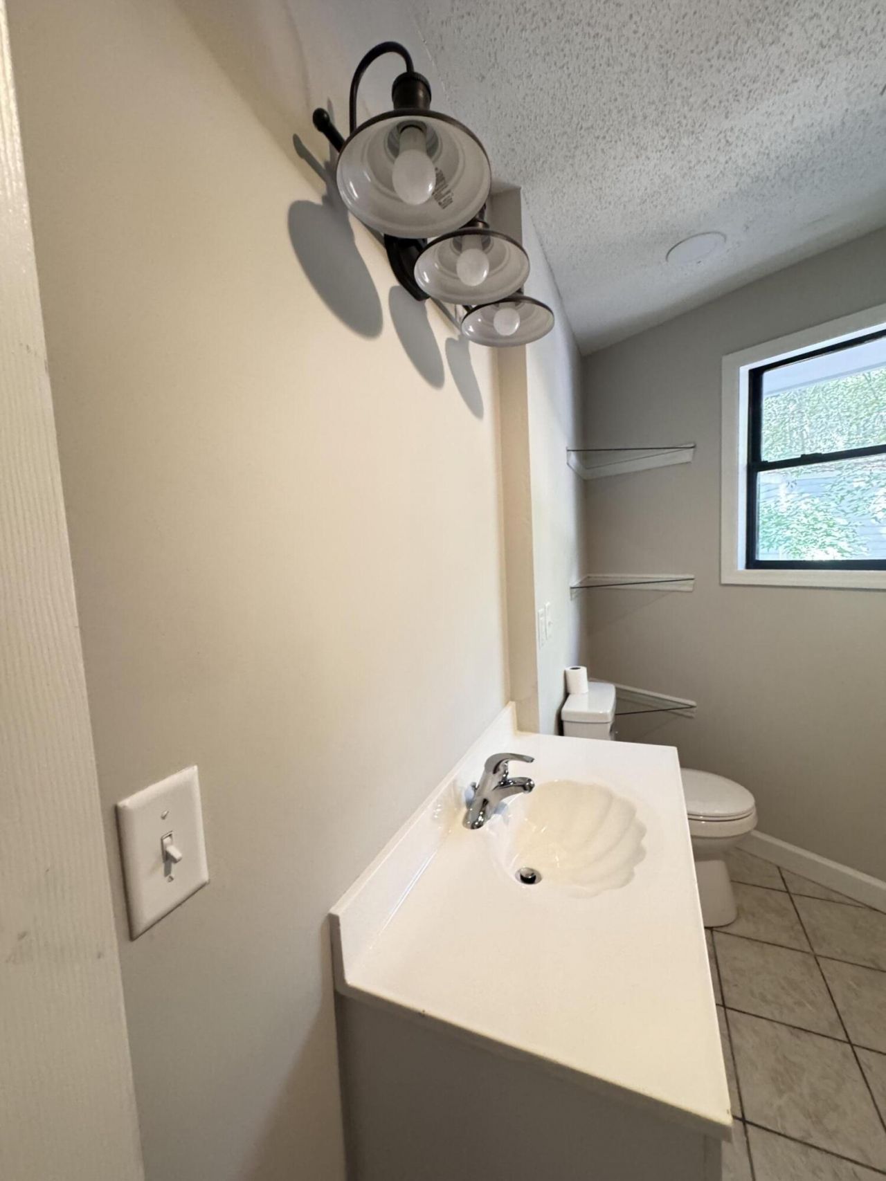 70 Chrissy Drive Photo 17