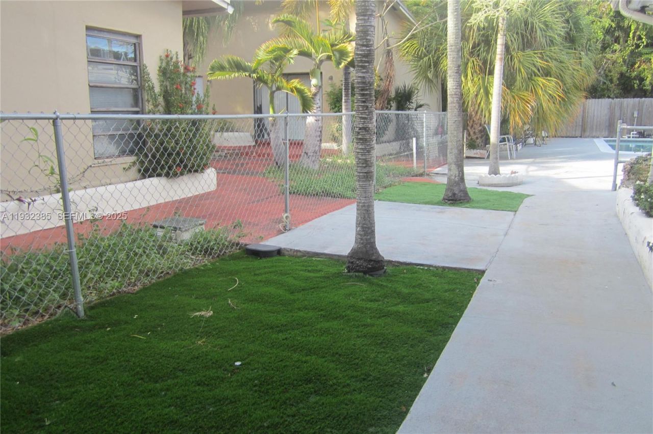 2019 Fletcher St, Unit 2, Hollywood, FL 33020 Photo