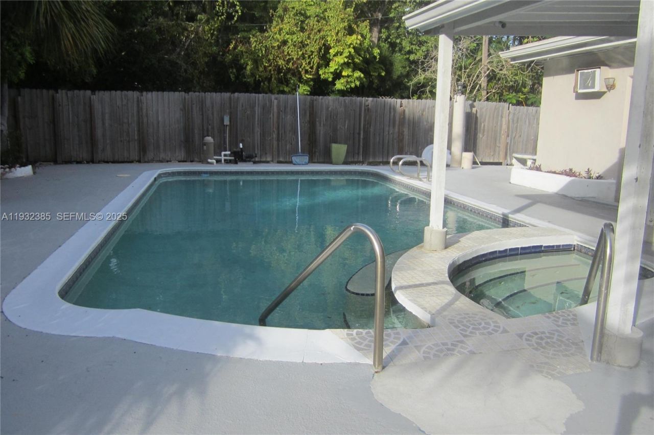 2019 Fletcher St, Unit 2, Hollywood, FL 33020 Photo