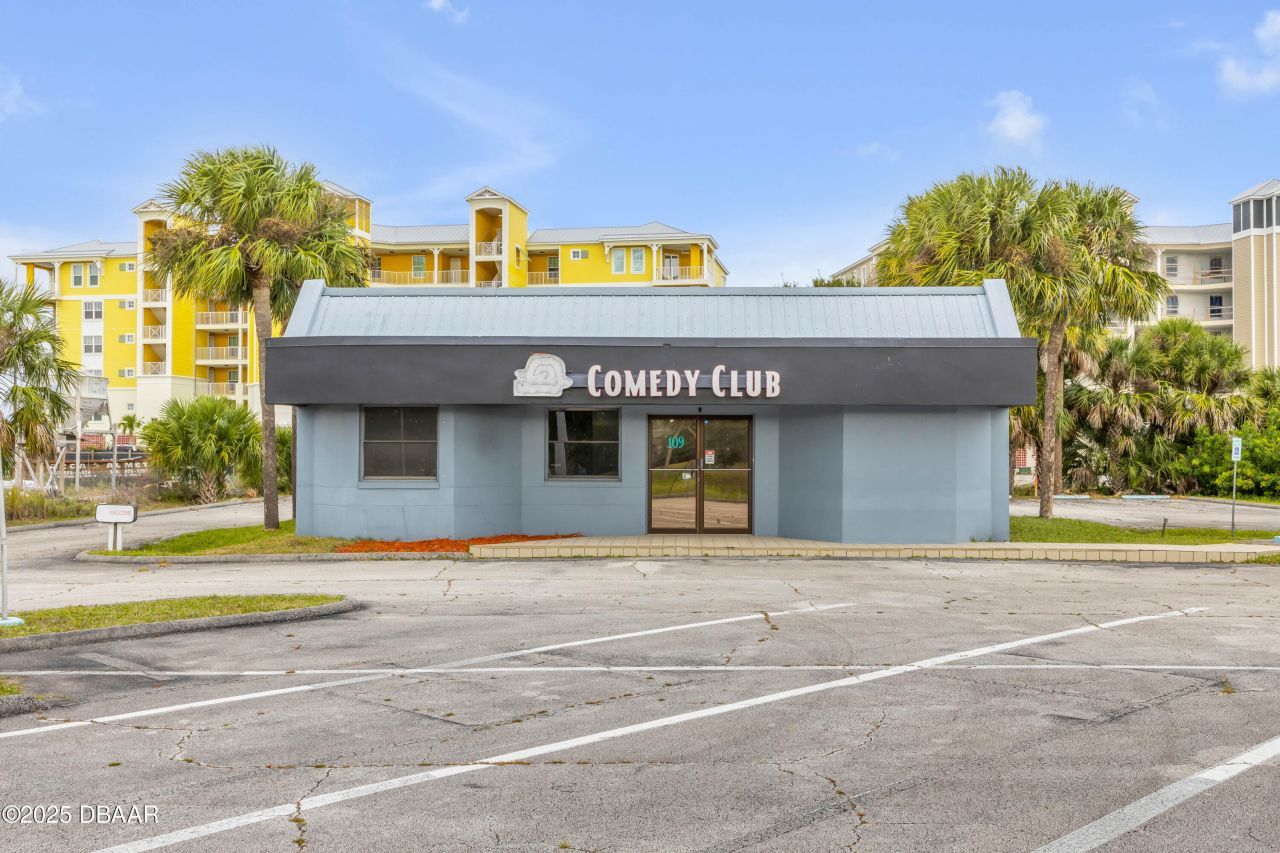 109 N Causeway, New Smyrna Beach, FL 32169 Photo