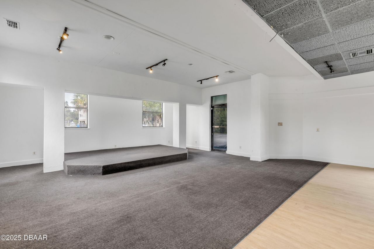 109 N Causeway, New Smyrna Beach, FL 32169 Photo