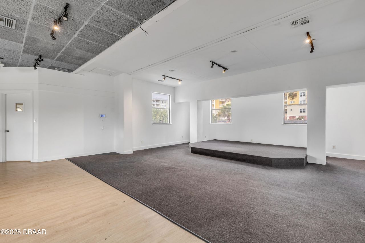 109 N Causeway, New Smyrna Beach, FL 32169 Photo