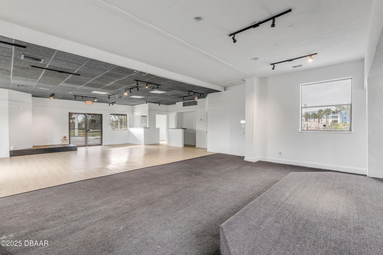 109 N Causeway, New Smyrna Beach, FL 32169 Photo