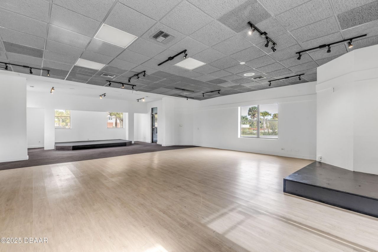 109 N Causeway, New Smyrna Beach, FL 32169 Photo