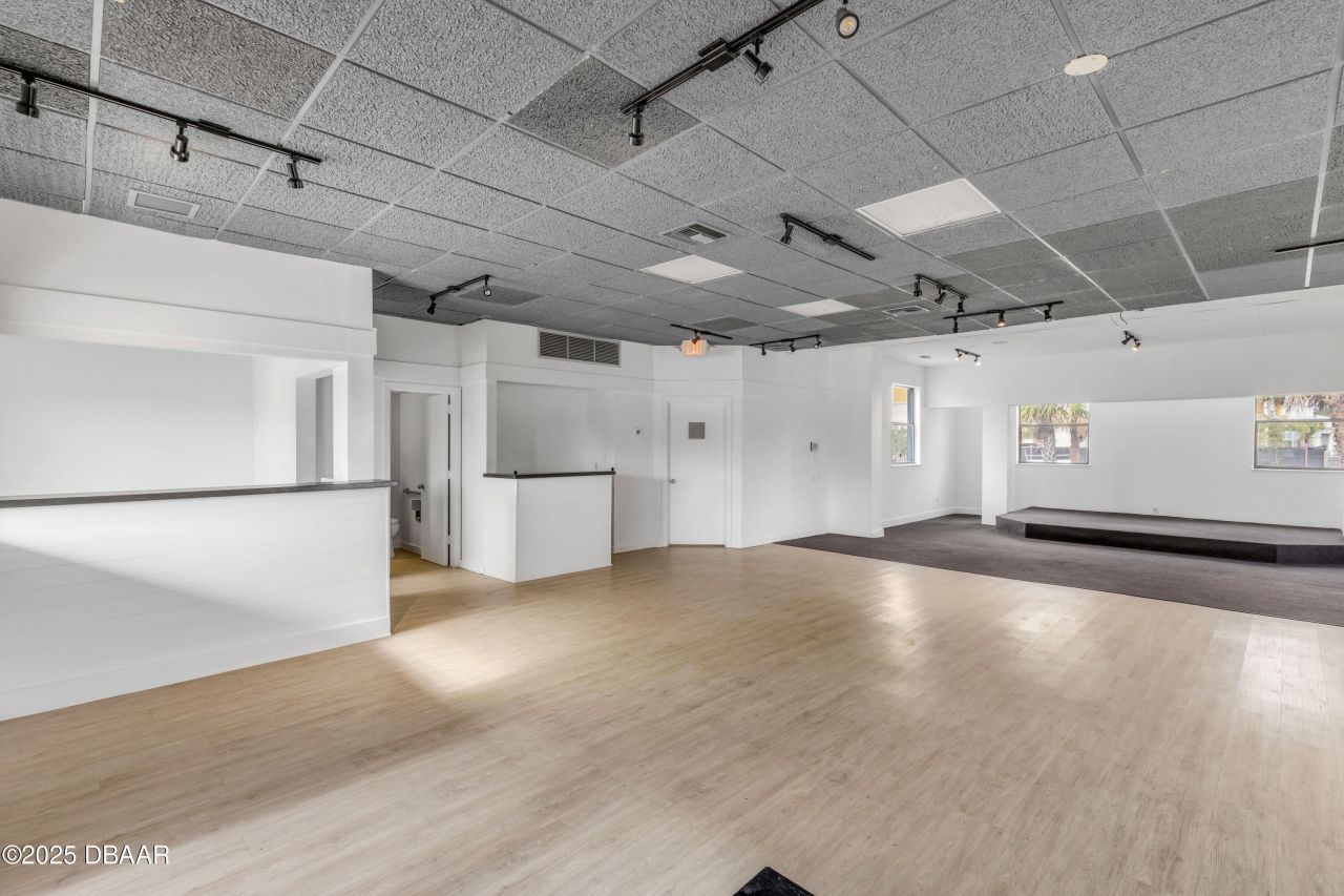 109 N Causeway, New Smyrna Beach, FL 32169 Photo