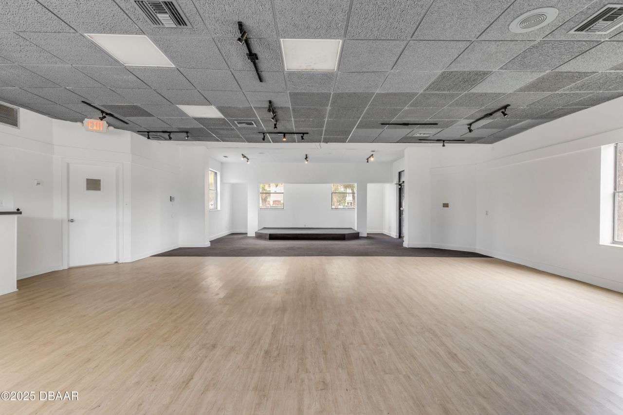 109 N Causeway, New Smyrna Beach, FL 32169 Photo