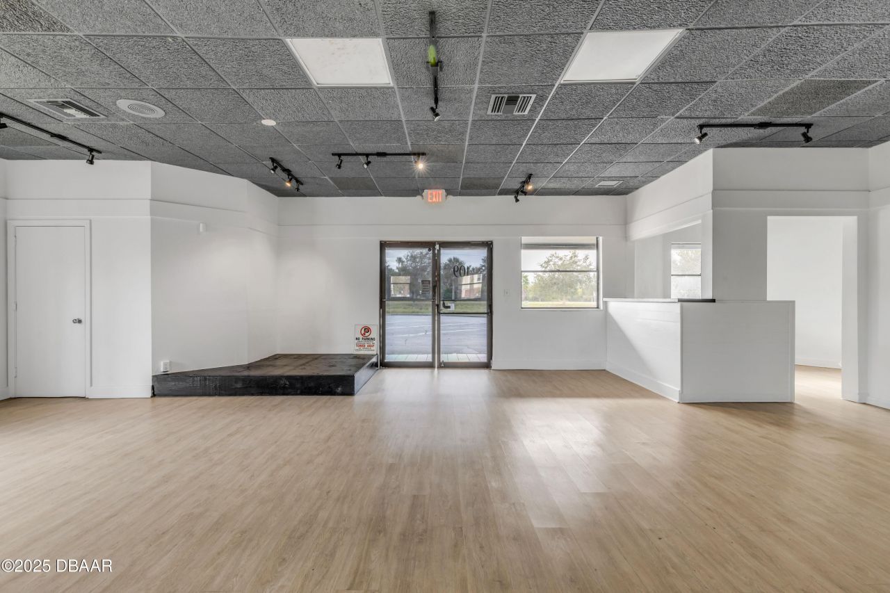 109 N Causeway, New Smyrna Beach, FL 32169 Photo