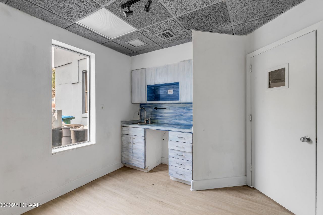 109 N Causeway, New Smyrna Beach, FL 32169 Photo