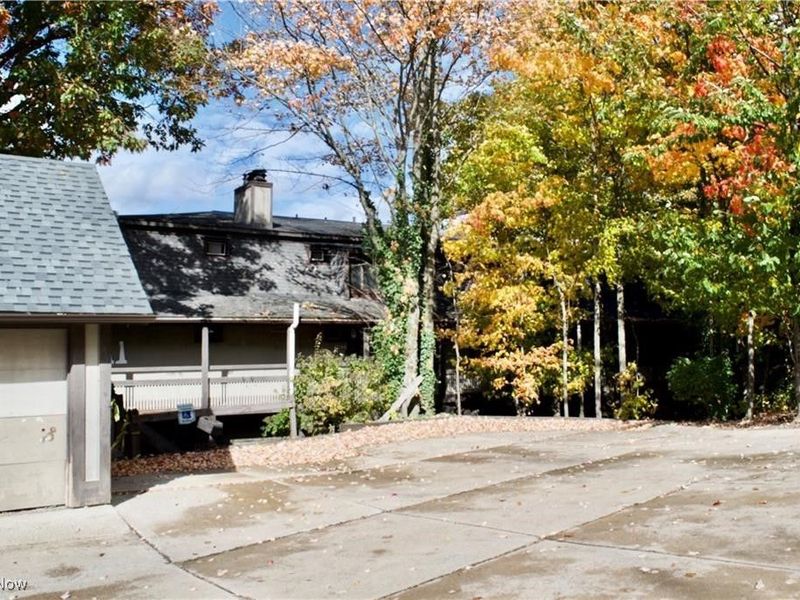 1722 Treetop Trail, Unit 11, Akron, OH 44313 Photo 21