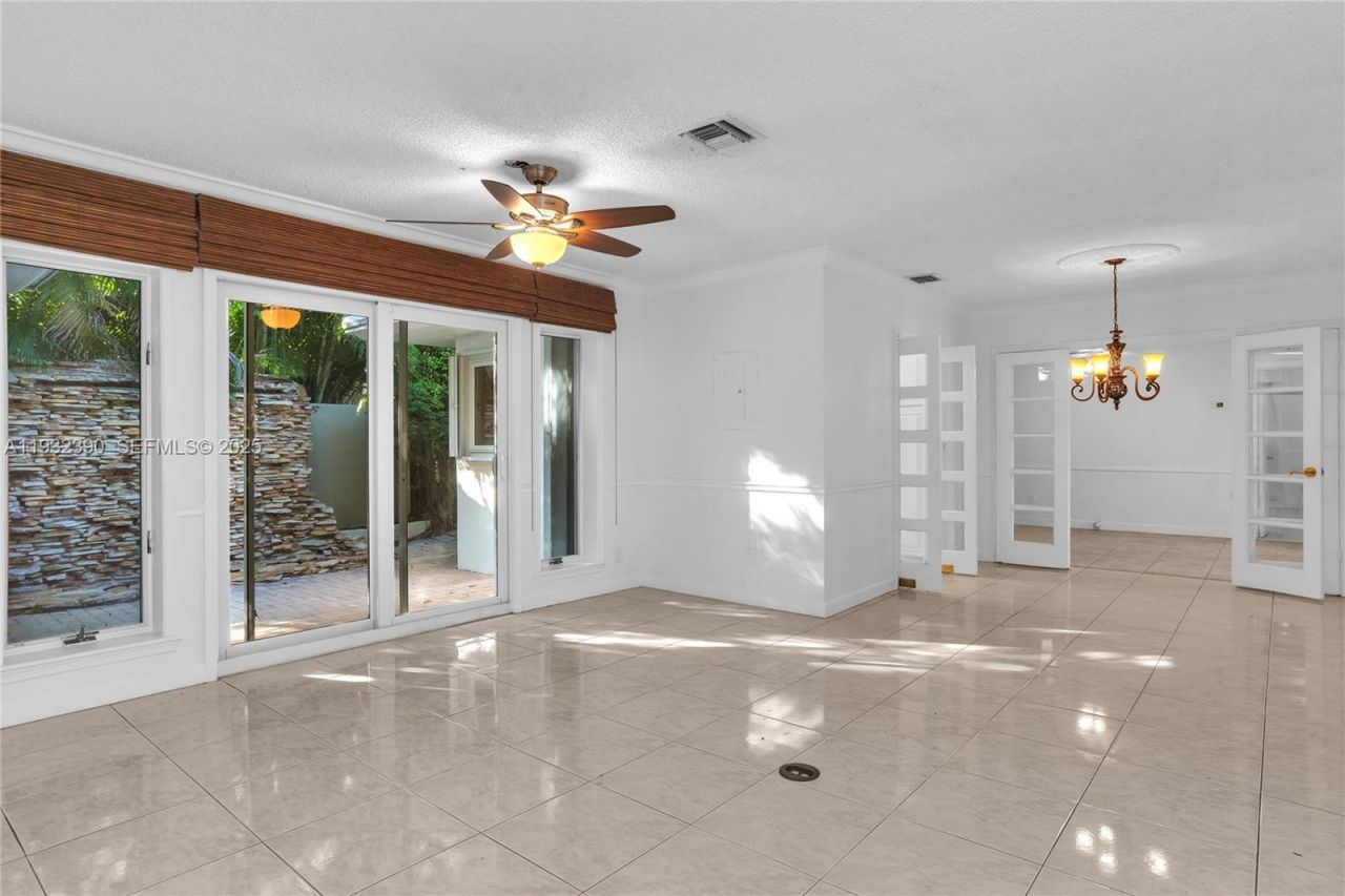 205 NE 16th Ter, Fort Lauderdale, FL 33301 Photo