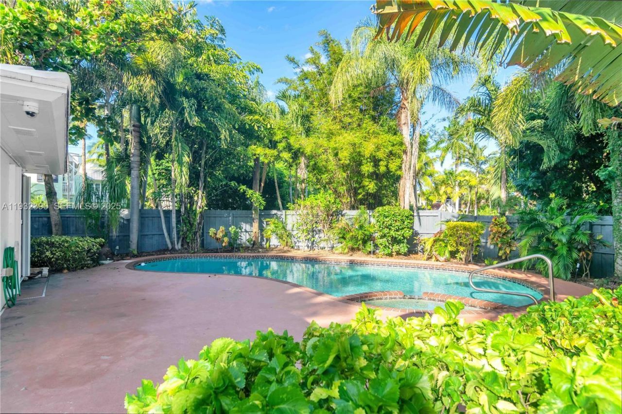 205 NE 16th Ter, Fort Lauderdale, FL 33301 Photo