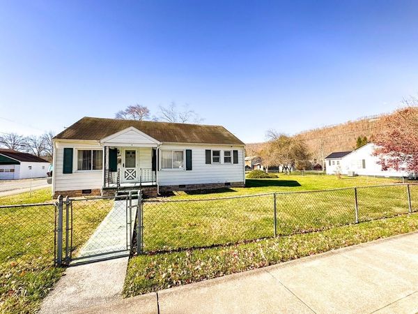252 Ohio Ave, Rainelle, WV 25962