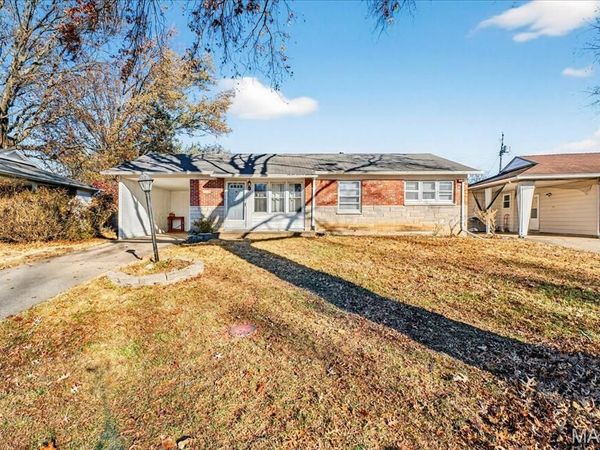 4469 Mohegan Drive, St Louis, MO 63123