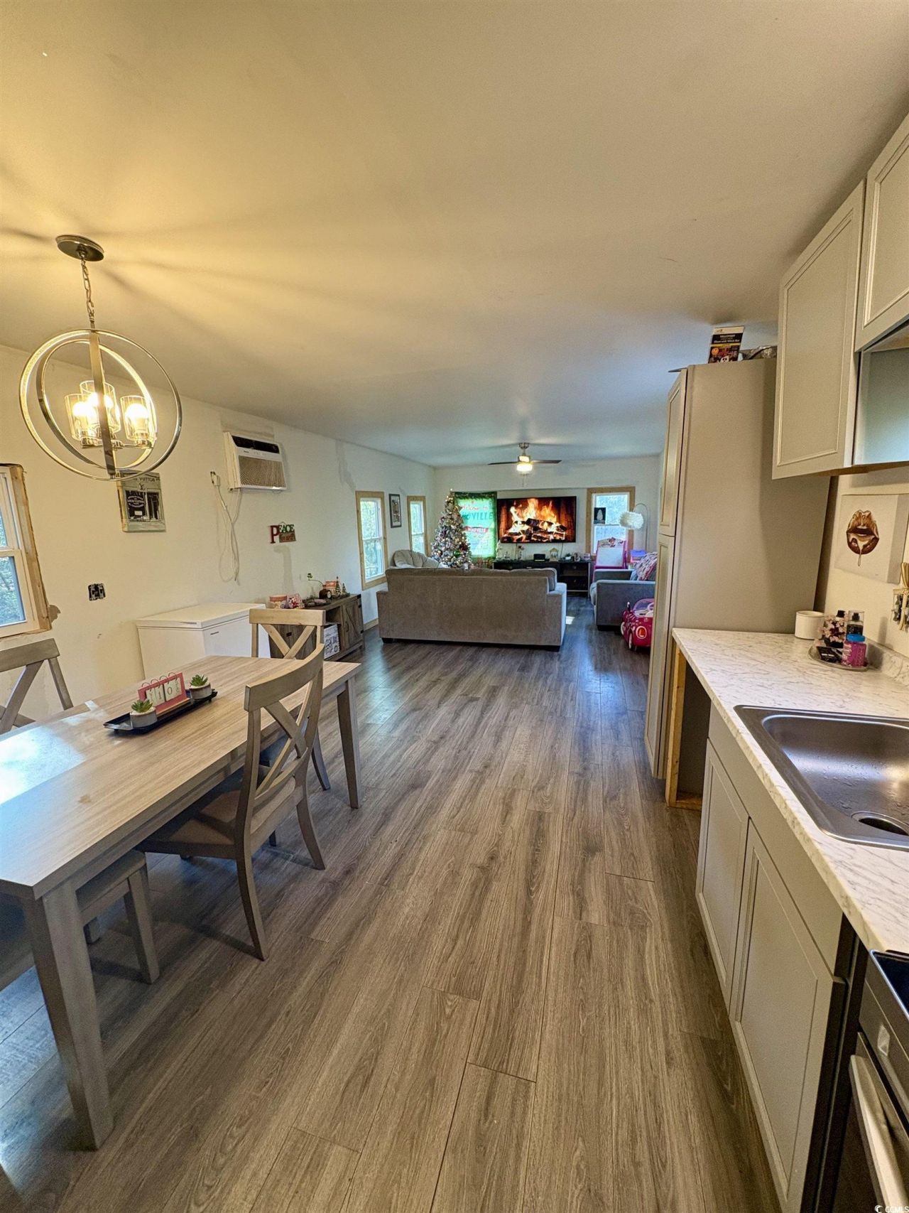 951 Saint John Rd. Photo 6