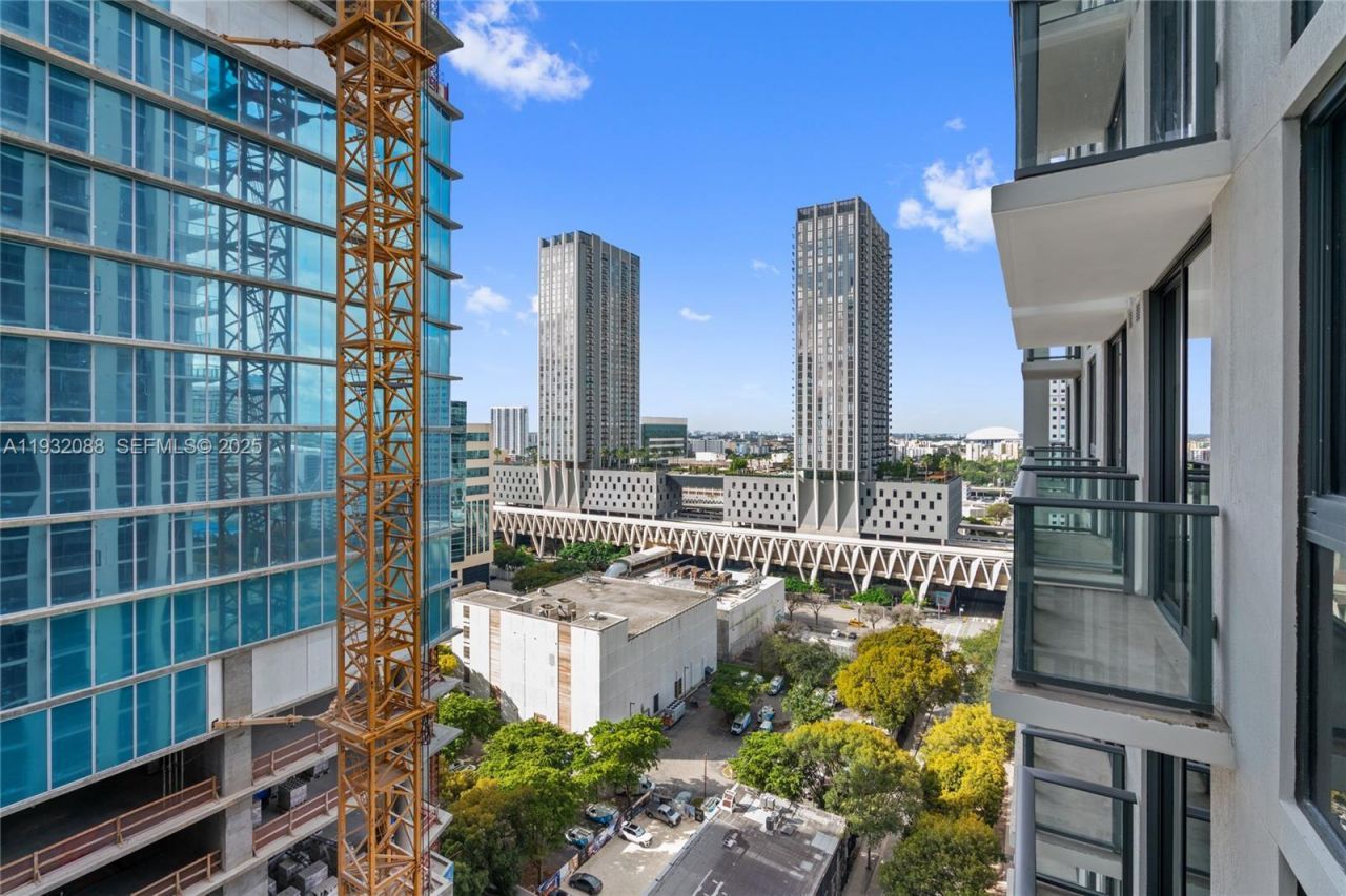 11 NE 6th St, Unit 2005, Miami, FL 33132 Photo