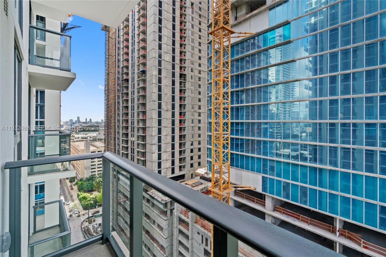 11 NE 6th St, Unit 2005, Miami, FL 33132 Photo