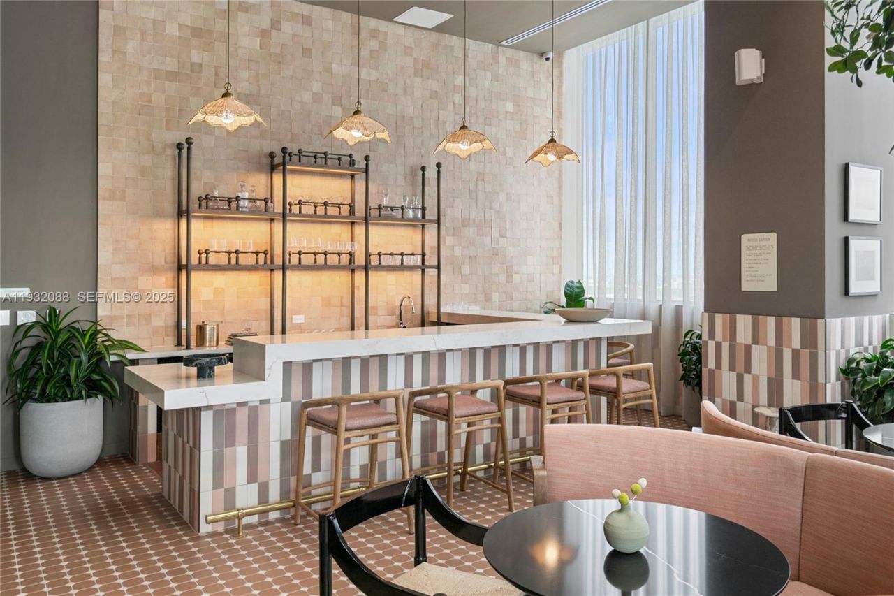 11 NE 6th St, Unit 2005, Miami, FL 33132 Photo