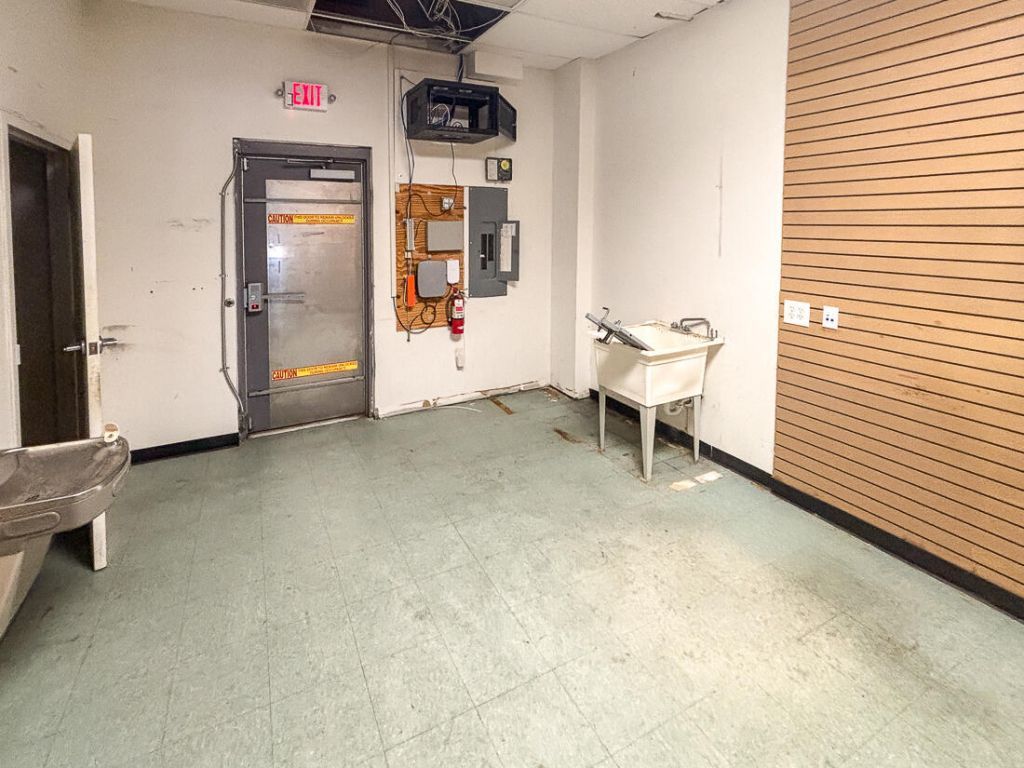 505 N Highway 52 Photo 14