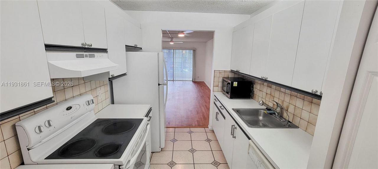 1300 SW 130th Ave, Unit 201F, Pembroke Pines, FL 33027 Photo