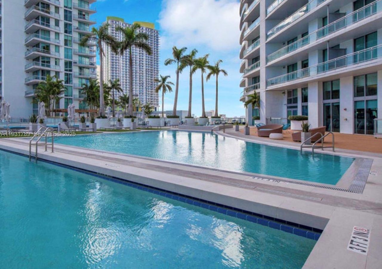 90 SW 3rd St, Unit 1213, Miami, FL 33130 Photo