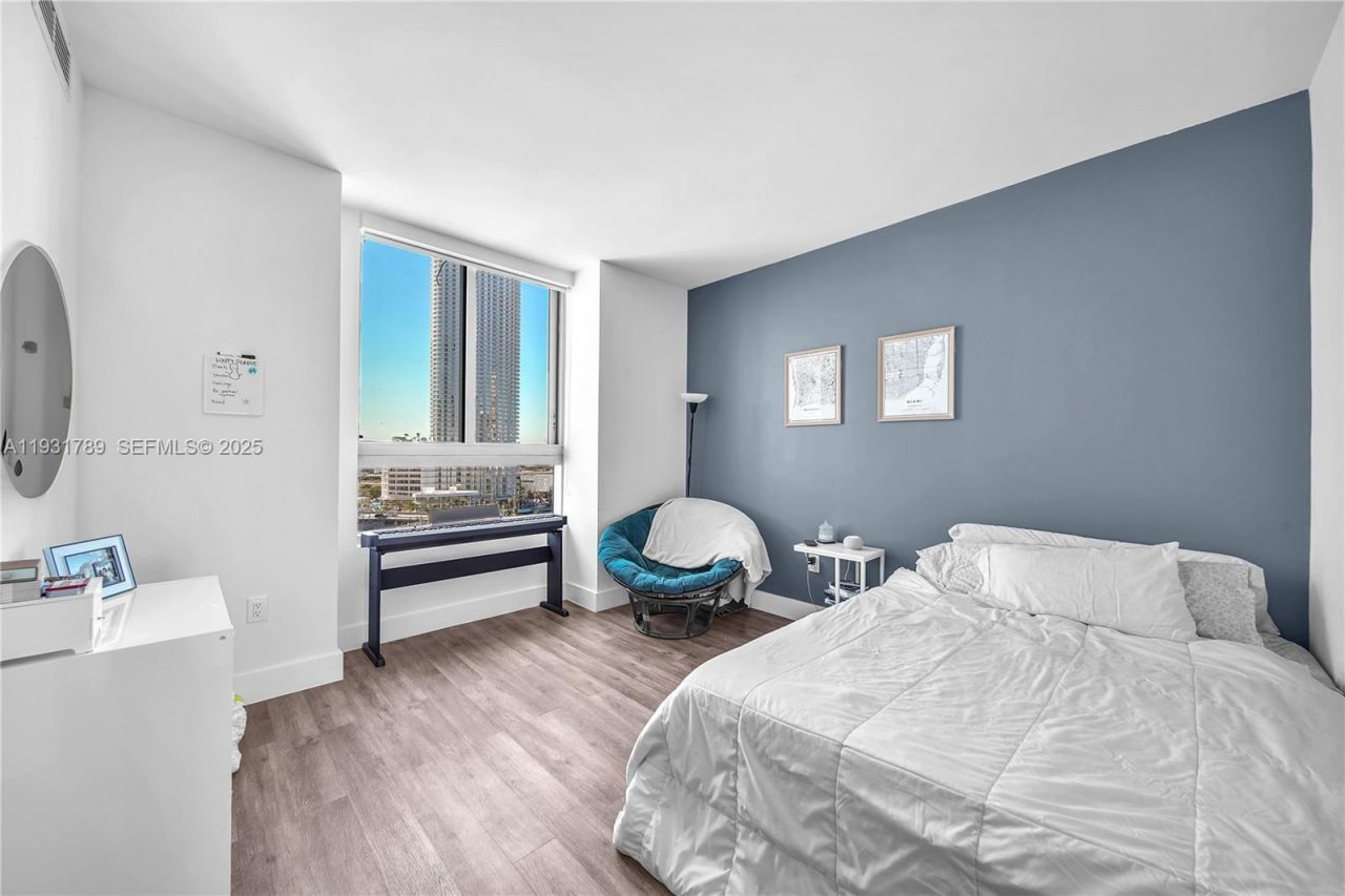 90 SW 3rd St, Unit 1213, Miami, FL 33130 Photo