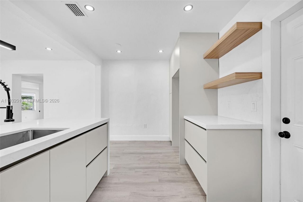 12621 NW 22nd Ct, Miami, FL 33167 Photo