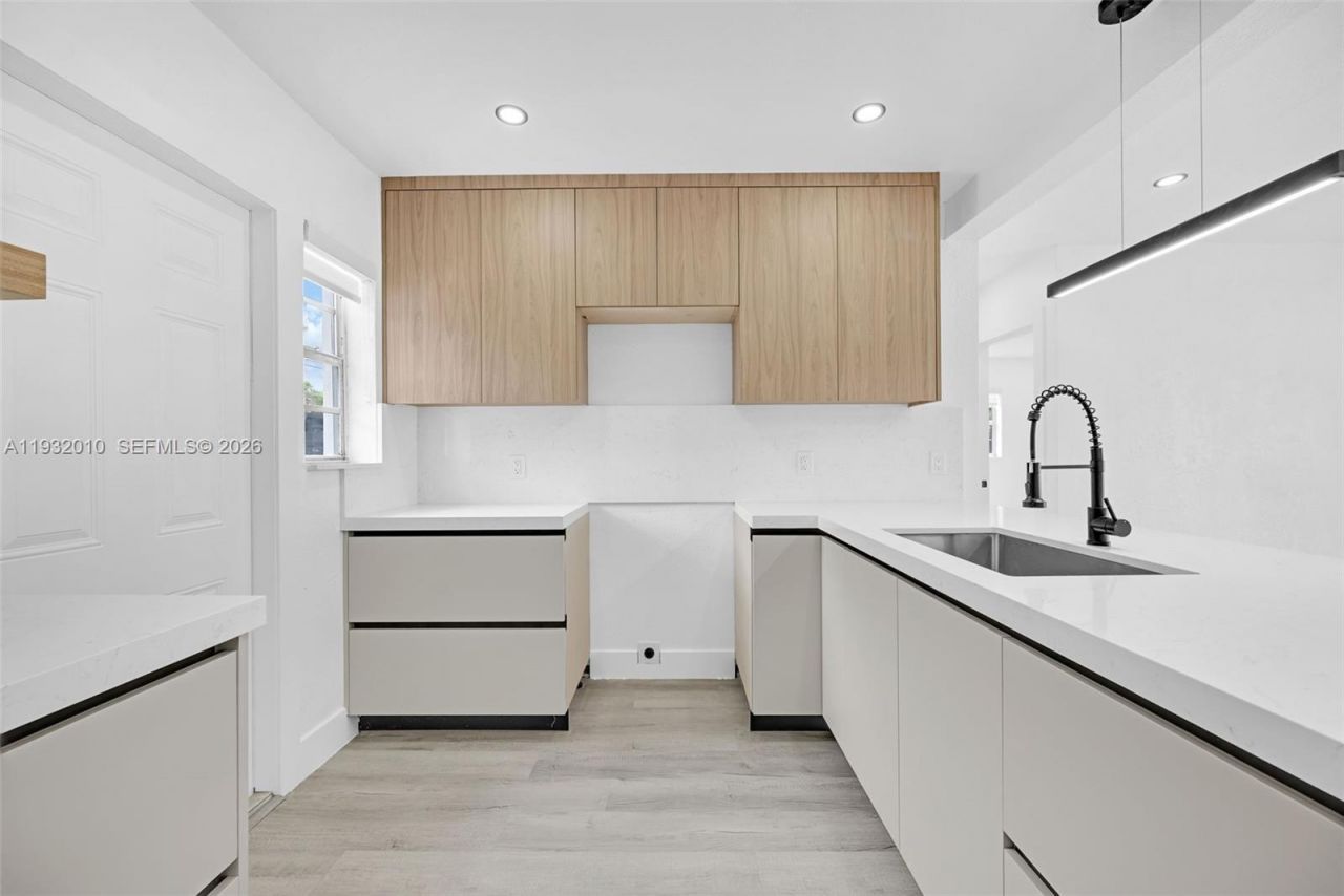 12621 NW 22nd Ct, Miami, FL 33167 Photo