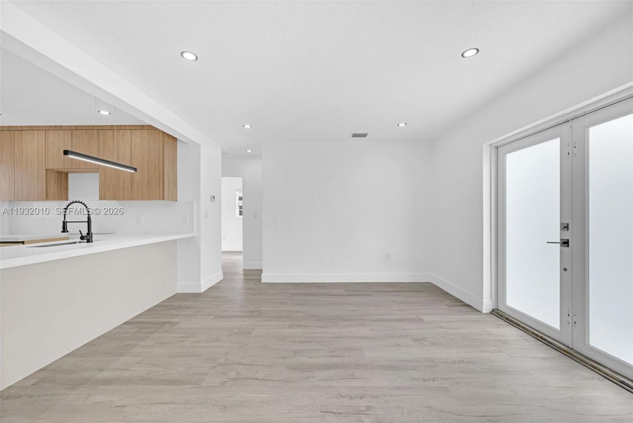 12621 NW 22nd Ct, Miami, FL 33167 Photo