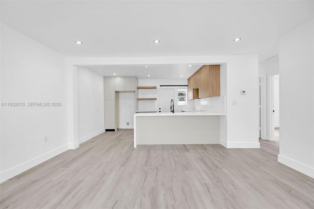 12621 NW 22nd Ct, Miami, FL 33167 Photo