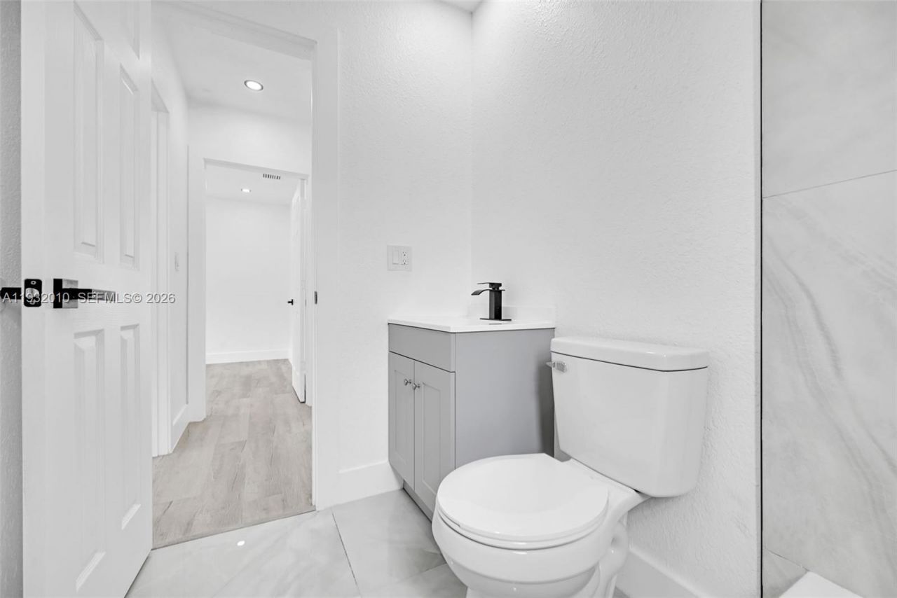 12621 NW 22nd Ct, Miami, FL 33167 Photo