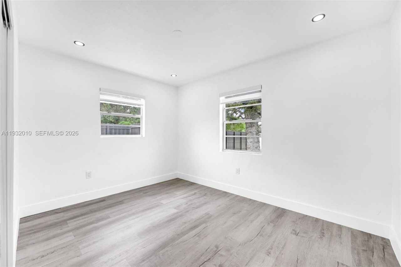 12621 NW 22nd Ct, Miami, FL 33167 Photo