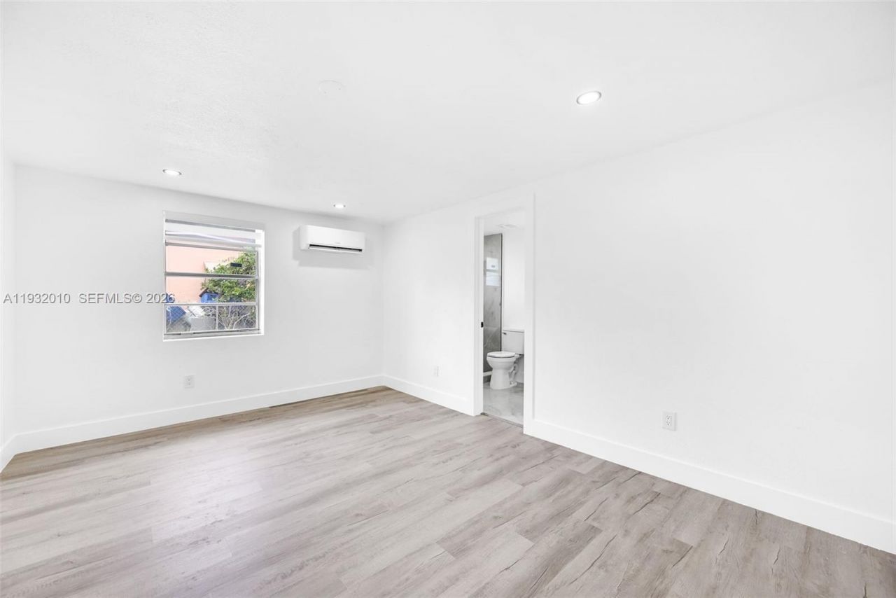 12621 NW 22nd Ct, Miami, FL 33167 Photo