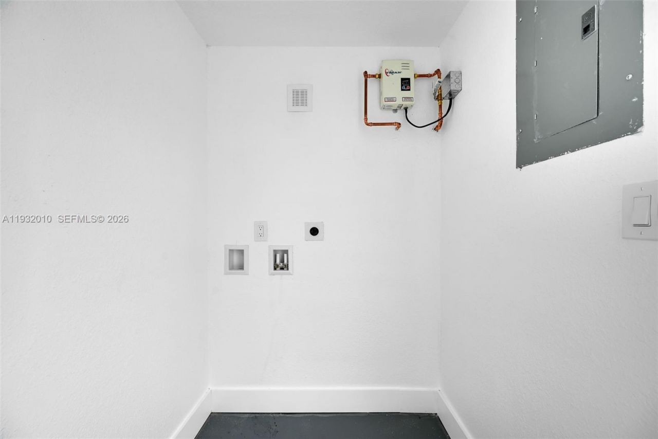 12621 NW 22nd Ct, Miami, FL 33167 Photo