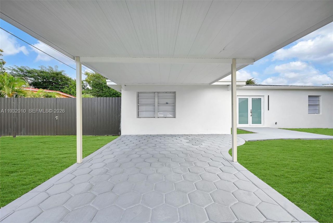 12621 NW 22nd Ct, Miami, FL 33167 Photo