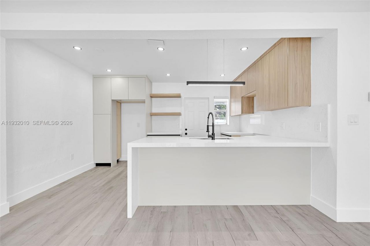 12621 NW 22nd Ct, Miami, FL 33167 Photo