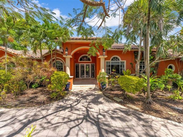 11825 S Mitchell Manor Cir, Pinecrest, FL 33156