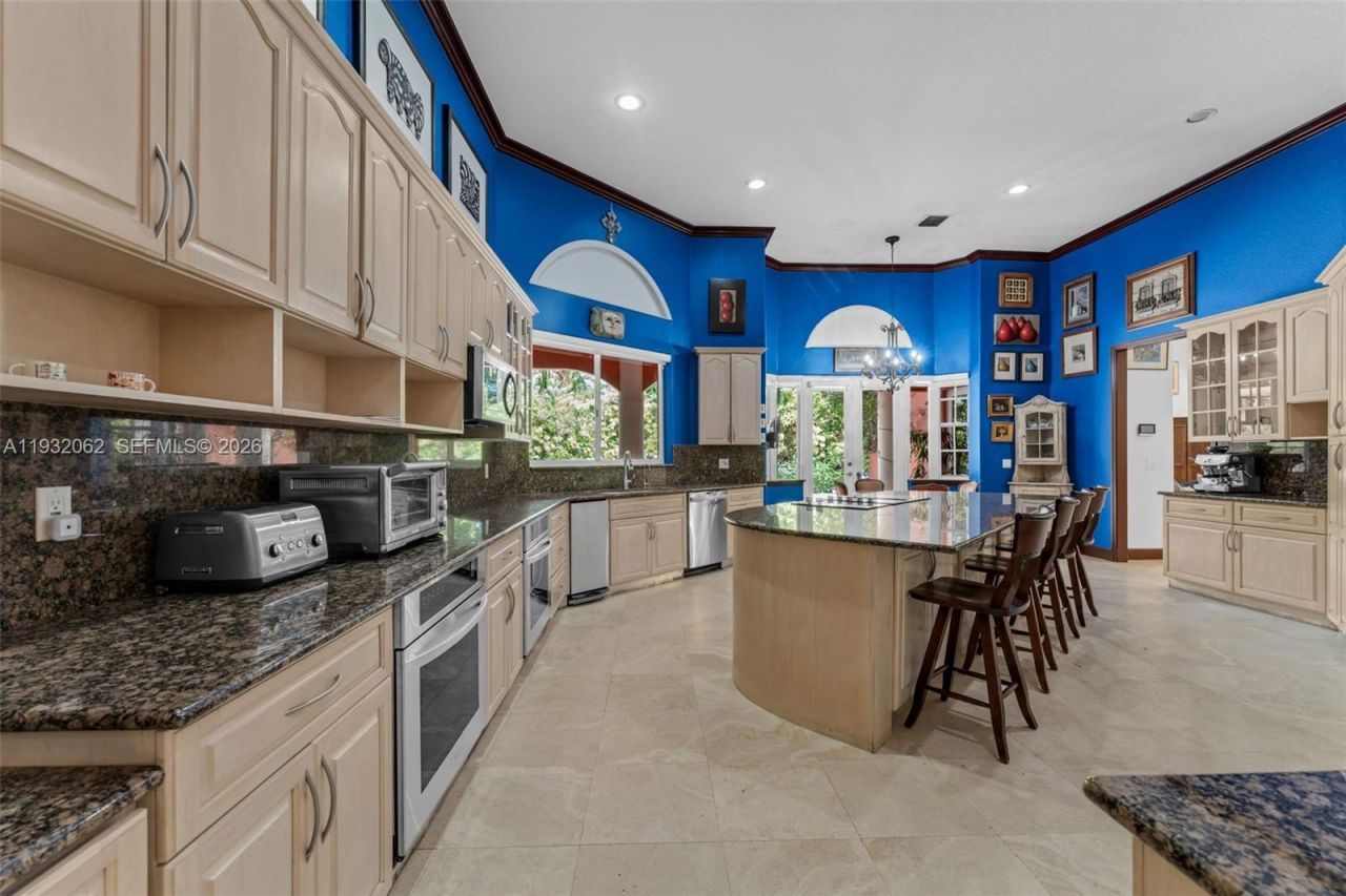 11825 S Mitchell Manor Cir, Pinecrest, FL 33156 Photo