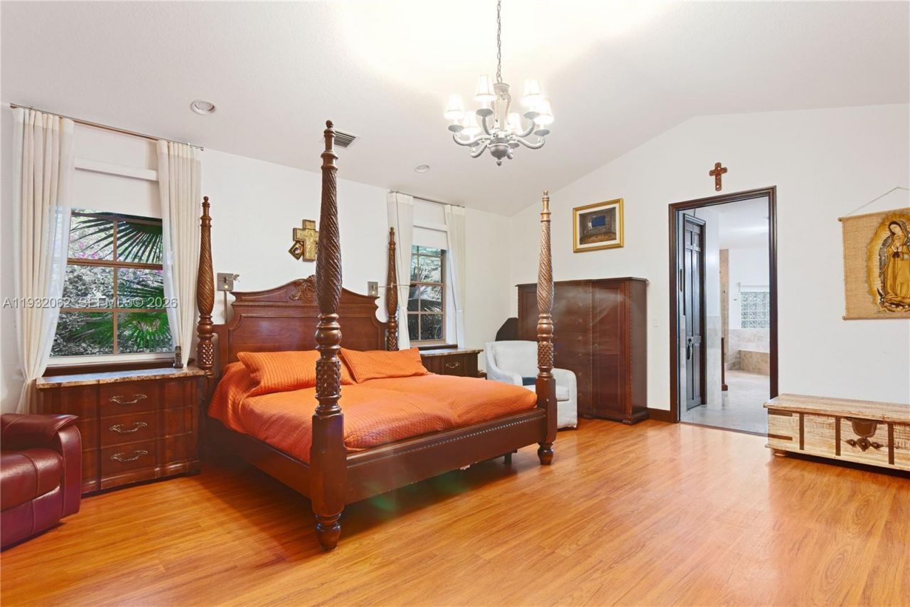 11825 S Mitchell Manor Cir, Pinecrest, FL 33156 Photo