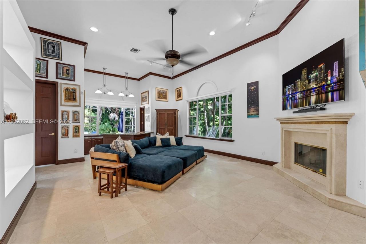 11825 S Mitchell Manor Cir, Pinecrest, FL 33156 Photo