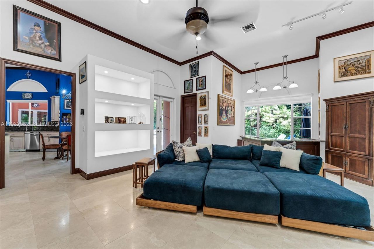 11825 S Mitchell Manor Cir, Pinecrest, FL 33156 Photo