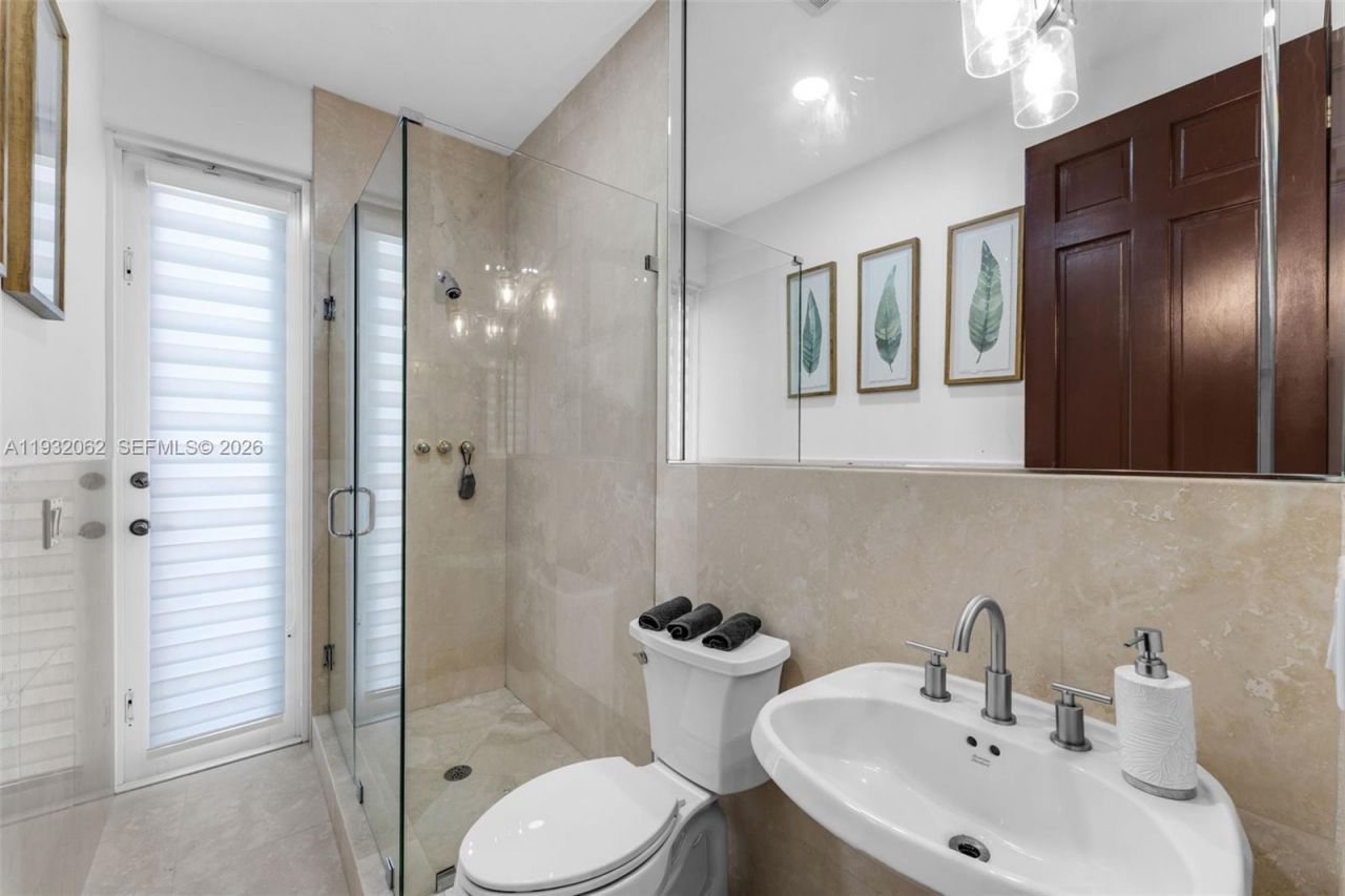 11825 S Mitchell Manor Cir, Pinecrest, FL 33156 Photo