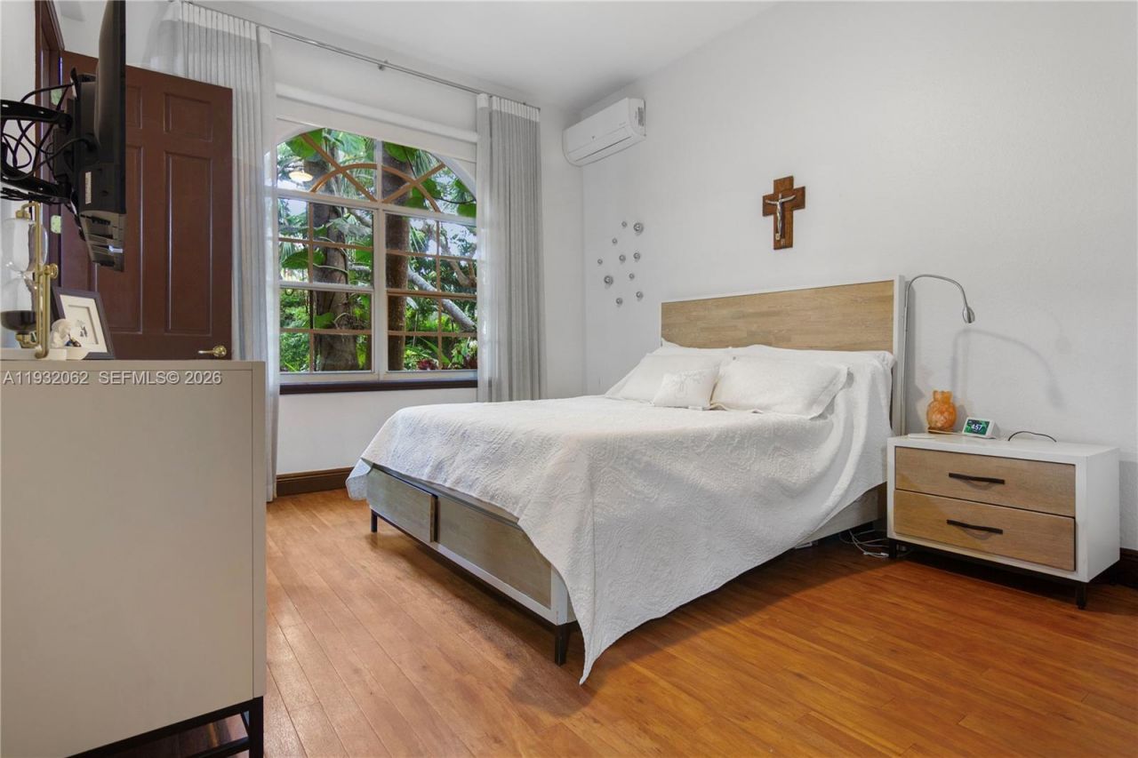 11825 S Mitchell Manor Cir, Pinecrest, FL 33156 Photo